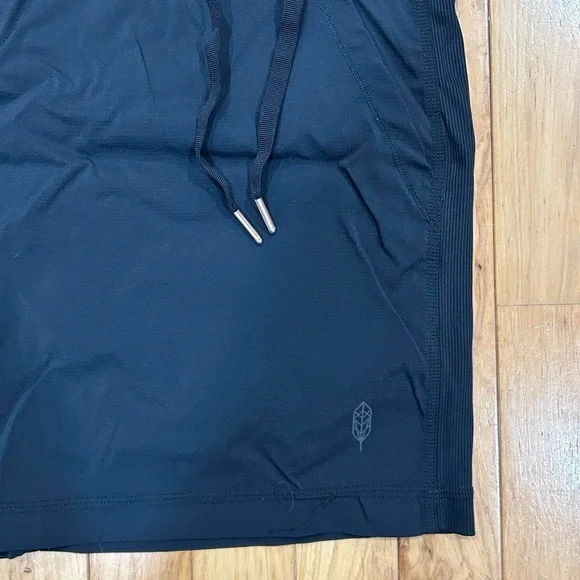 INDYGENA Laco women's sleeveless athletic tank top dress in black with mesh - Picture 3 of 8